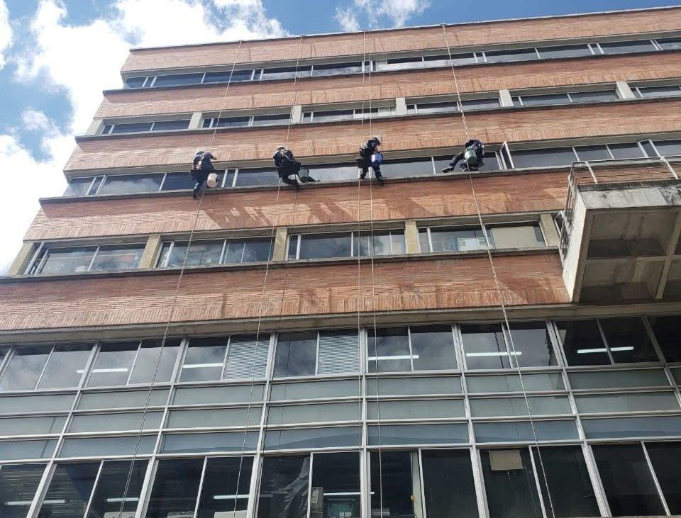 Lavado de Fachadas en Alturas